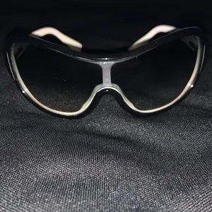 Authentic Vogue White Small Sunglasses VO 2362-S Small 1306/8G Vogue | Accessories | Authentic Vogue White Small Sunglasses  main image 3